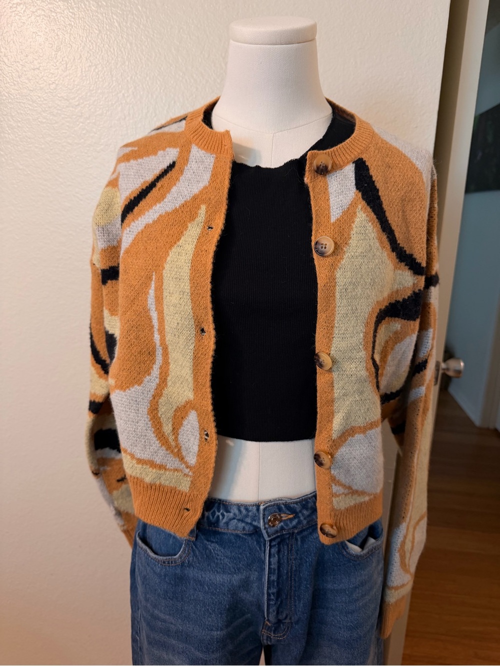 Abstract Pattern Rust Cardigan Sweater - Women
